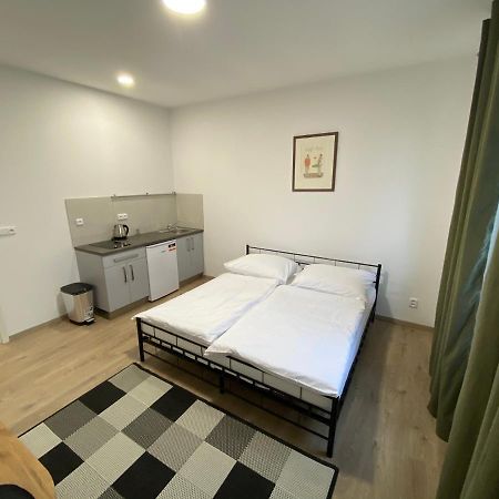 No. 12 Apartment Hradec Kralove Bagian luar foto